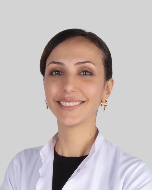 Assoc. Prof. Dr. Ayşe Atay — Protetyk · lekarz prowadzący · Dentfix, Şişli, Istanbul
