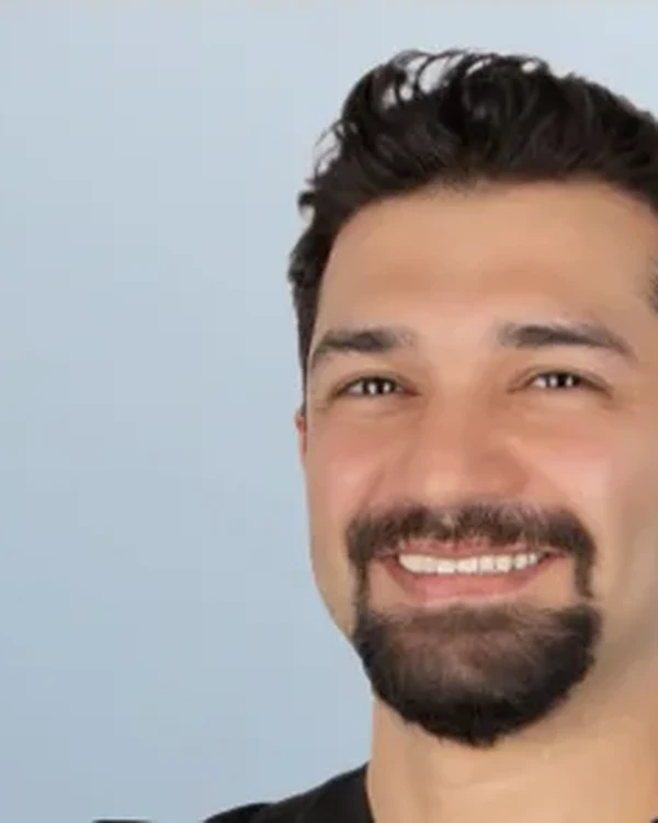 Dr. Siavash Abbasgholizadeh, Oral & Maxillofacial Surgeon at Dentfix Istanbul